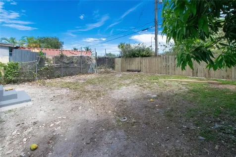2250 NW 95th Terrace Miami FL 33147