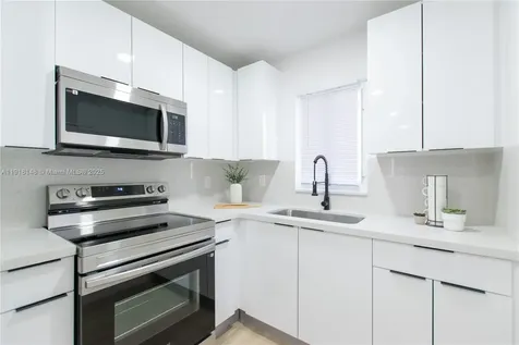2250 NW 95th Terrace Miami FL 33147