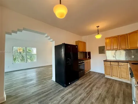 4035 N Meridian Avenue Miami Beach FL 33140