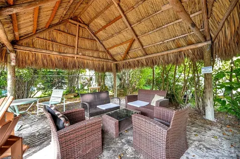 4035 N Meridian Avenue Miami Beach FL 33140