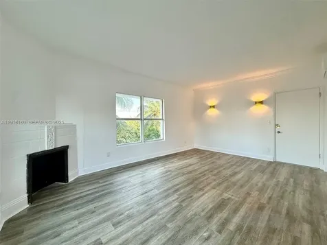 4035 N Meridian Avenue Miami Beach FL 33140