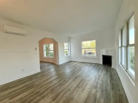 4035 N Meridian Avenue Miami Beach FL 33140