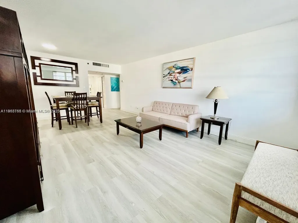 100 Lincoln Road Miami Beach FL 33139