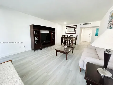 100 Lincoln Road Miami Beach FL 33139