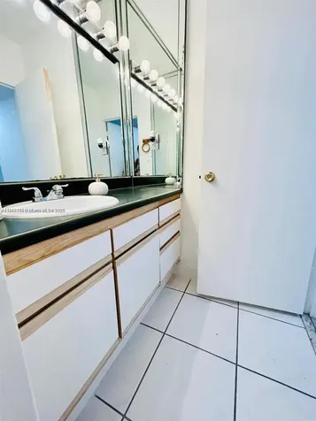 100 Lincoln Road Miami Beach FL 33139