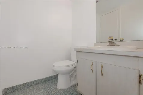 20500 W Country Club Drive Aventura FL 33180