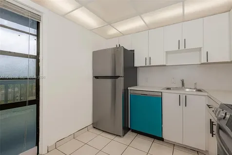 20500 W Country Club Drive Aventura FL 33180