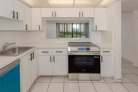20500 W Country Club Drive Aventura FL 33180