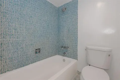 20500 W Country Club Drive Aventura FL 33180