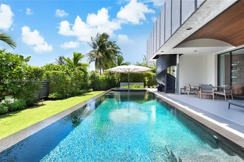 8055 Noremac Avenue Miami Beach FL 33141