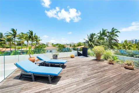 8055 Noremac Avenue Miami Beach FL 33141