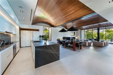 8055 Noremac Avenue Miami Beach FL 33141