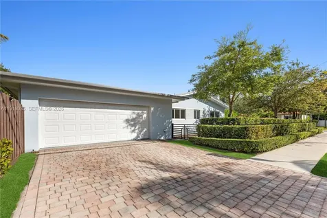 8910 NE 9th Court Miami FL 33138