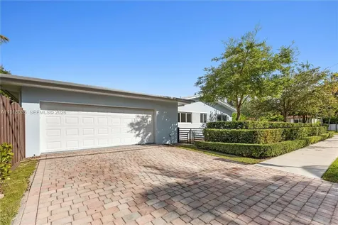 8910 NE 9th Court Miami FL 33138