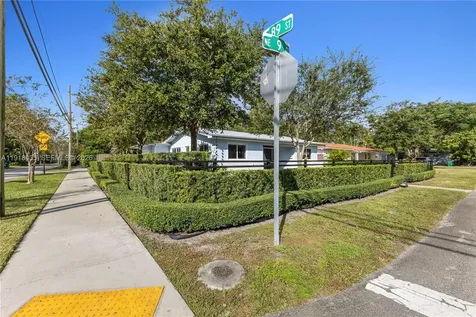 8910 NE 9th Court Miami FL 33138