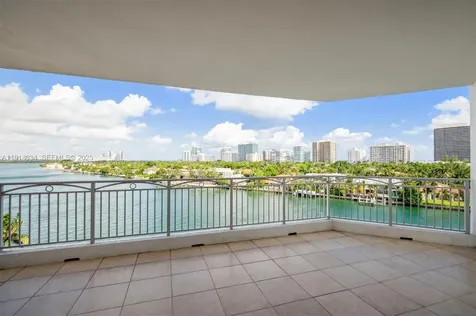 9751 E Bay Harbor Drive Bay Harbor Islands FL 33154