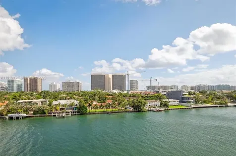 9751 E Bay Harbor Drive Bay Harbor Islands FL 33154
