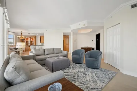9751 E Bay Harbor Drive Bay Harbor Islands FL 33154
