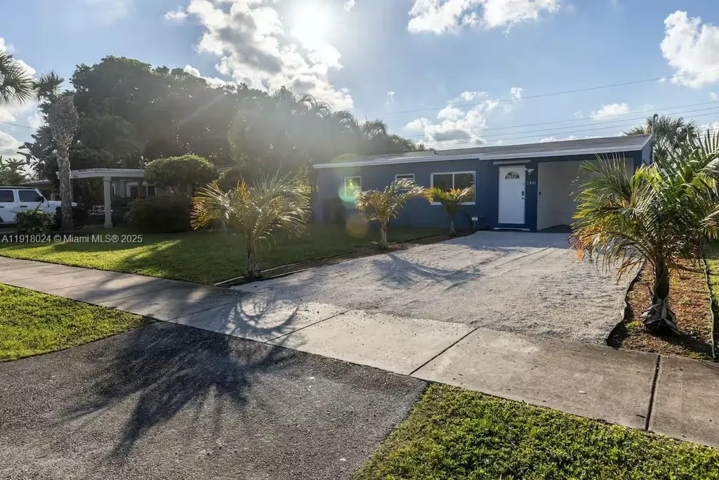 5841 NE 3rd Avenue Oakland Park FL 33334