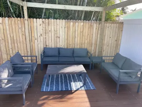 5841 NE 3rd Avenue Oakland Park FL 33334