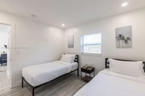 5841 NE 3rd Avenue Oakland Park FL 33334