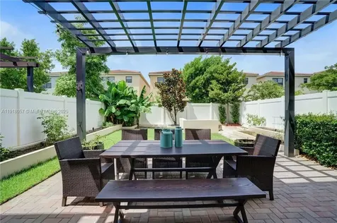678 NE 191st Terrace Miami FL 33179