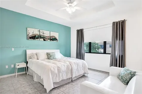 678 NE 191st Terrace Miami FL 33179