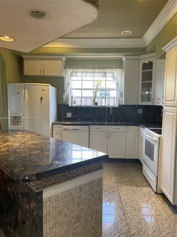 232 SW 7th Avenue Hallandale Beach FL 33009