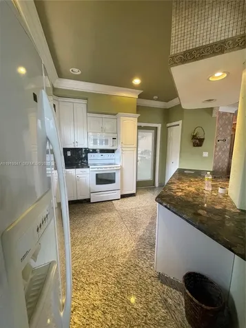 232 SW 7th Avenue Hallandale Beach FL 33009