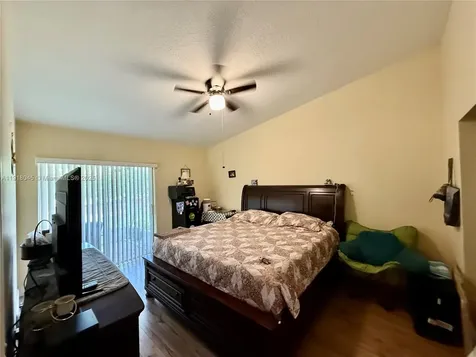 737 SE 22nd Drive Homestead FL 33033