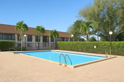 5771 Washington Street Hollywood FL 33023