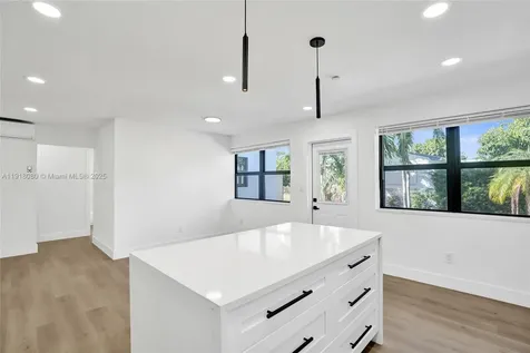 1302 S 22nd Court Hollywood FL 33020