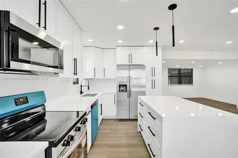 1302 S 22nd Court Hollywood FL 33020