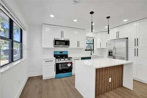 1302 S 22nd Court Hollywood FL 33020