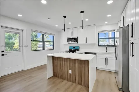 1302 S 22nd Court Hollywood FL 33020