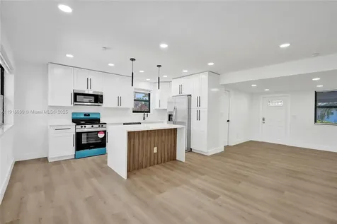 1302 S 22nd Court Hollywood FL 33020