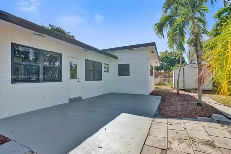 1302 S 22nd Court Hollywood FL 33020