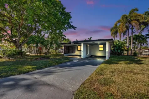 1302 S 22nd Court Hollywood FL 33020