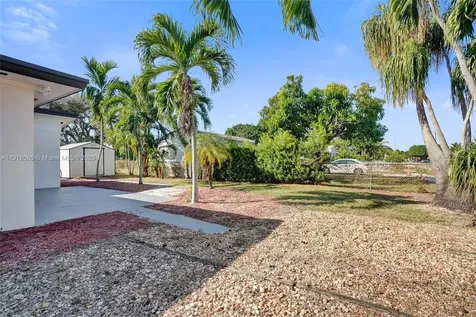 1302 S 22nd Court Hollywood FL 33020