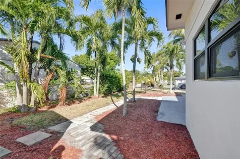 1302 S 22nd Court Hollywood FL 33020