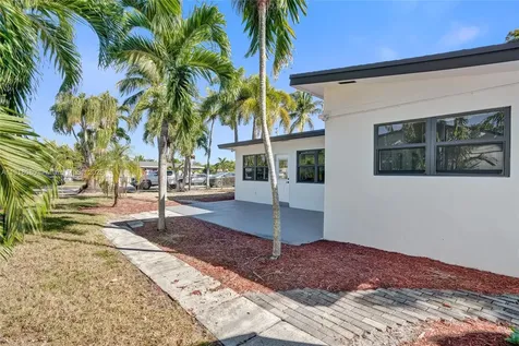 1302 S 22nd Court Hollywood FL 33020