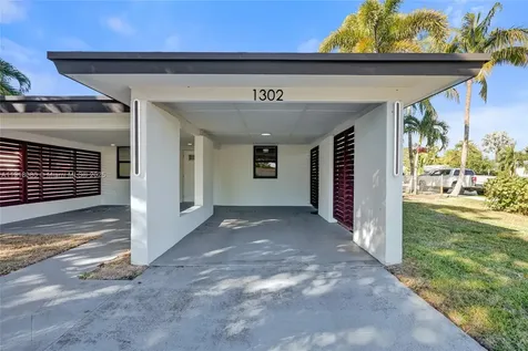 1302 S 22nd Court Hollywood FL 33020