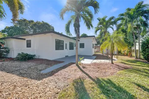 1302 S 22nd Court Hollywood FL 33020