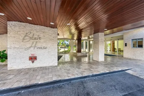 9102 W Bay Harbor Drive Bay Harbor Islands FL 33154