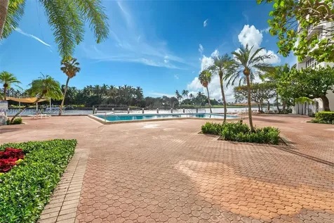 9102 W Bay Harbor Drive Bay Harbor Islands FL 33154
