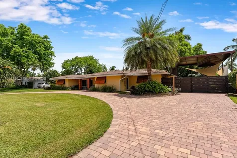 901 W Tropical Way Plantation FL 33317