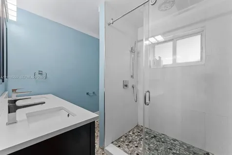 901 W Tropical Way Plantation FL 33317