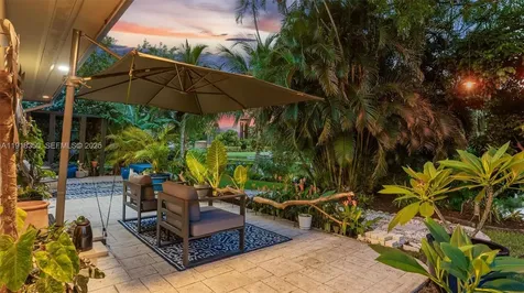 901 W Tropical Way Plantation FL 33317