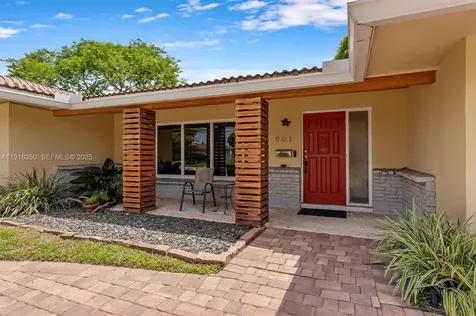 901 W Tropical Way Plantation FL 33317