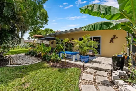 901 W Tropical Way Plantation FL 33317